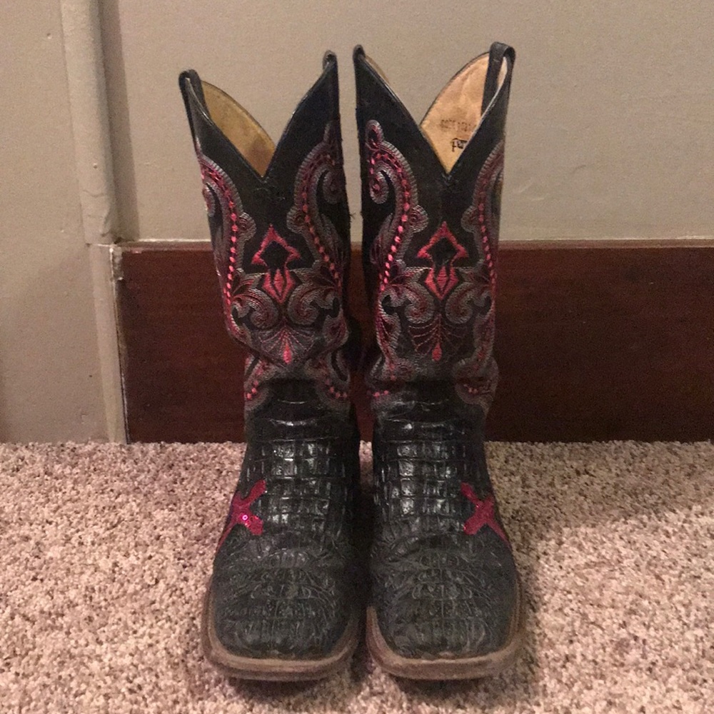 Ferrini women’s cowgirl boots! Black square toe